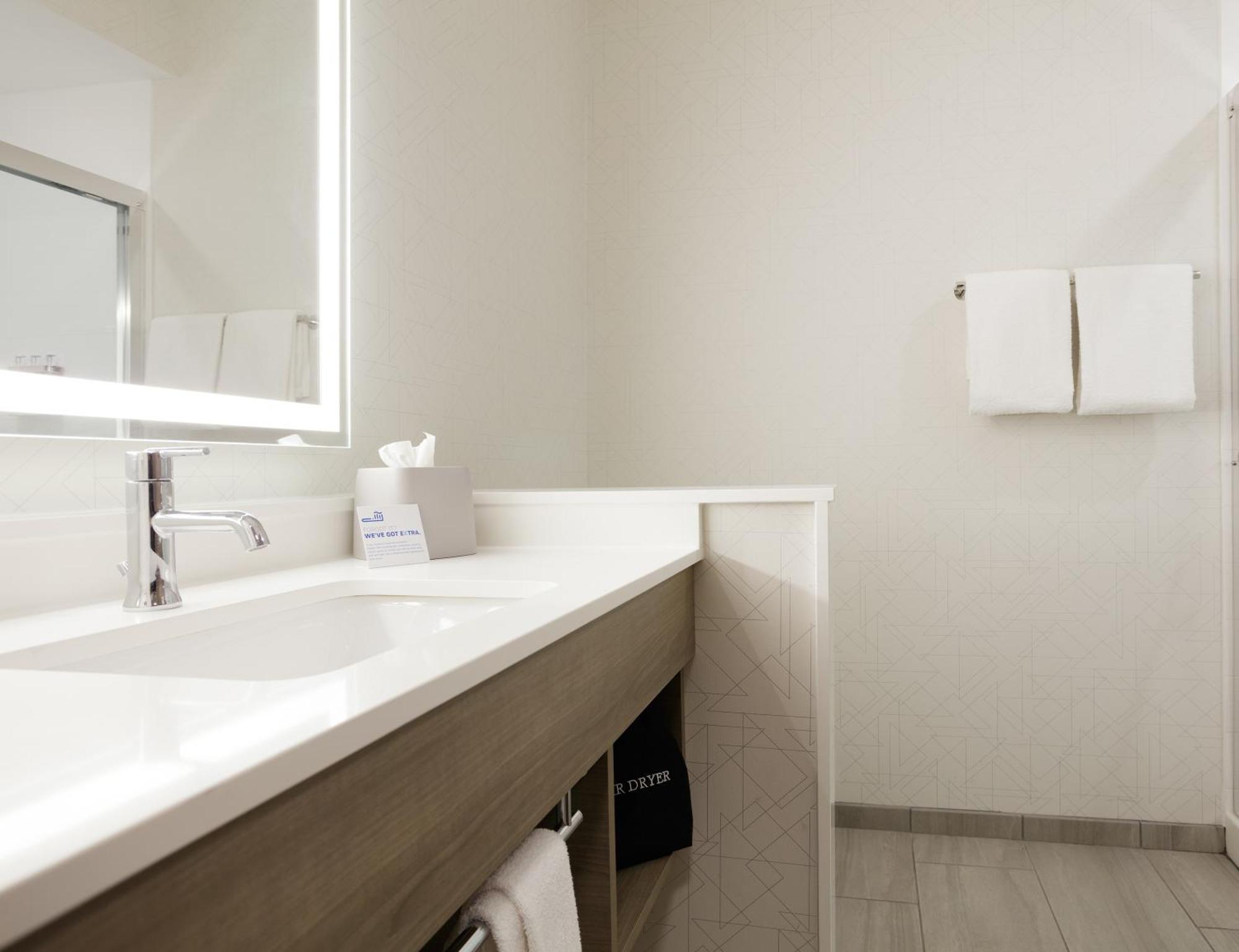 Holiday Inn Express Hotel & Suites Los Angeles Airport Hawthorne By Ihg Экстерьер фото